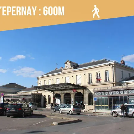 Urbain - Bubble Lejlighed Magenta